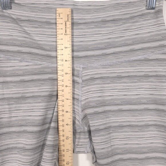 Lululemon Leggings Size 8 High‎ Times Pant Cyber Striped White Silver - Picture 6 of 7